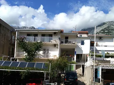 Ferienwohnung für 7 Personen (100 m²) in Makarska 1/10