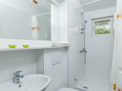 Ferienwohnung für 3 Personen (40 m²) in Makarska 8/10
