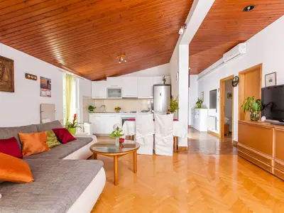 Ferienwohnung für 5 Personen (70 m²) in Makarska 6/10