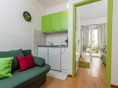 Ferienwohnung für 2 Personen (35 m²) in Makarska 1/10