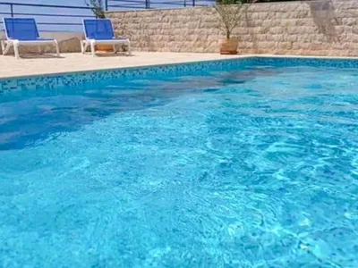 PoolOfHouse