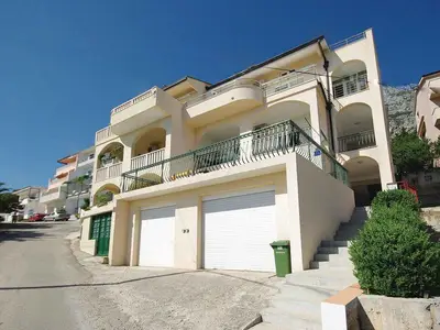 Ferienwohnung für 5 Personen (80 m²) in Makarska 1/10