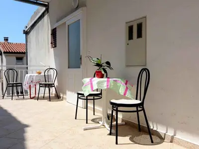 Ferienwohnung für 2 Personen (18 m²) in Makarska 1/10