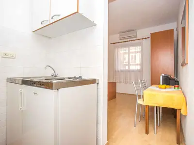 Ferienwohnung für 2 Personen (18 m²) in Makarska 8/10