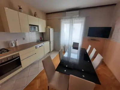 Ferienwohnung für 8 Personen (110 m²) in Makarska 10/10