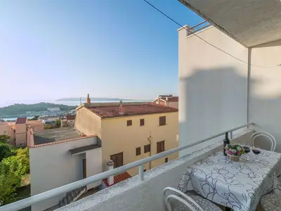 Ferienwohnung für 6 Personen (70 m²) in Makarska 1/10
