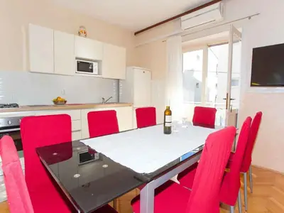 Ferienwohnung für 8 Personen (135 m²) in Makarska 8/10