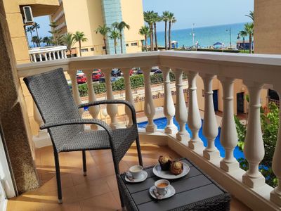 Wunderschöne Casa Playa Guadalmar! Direkt am Meer und schönem Pool. Das Zentrum von Malaga ist leicht zu erreichen.