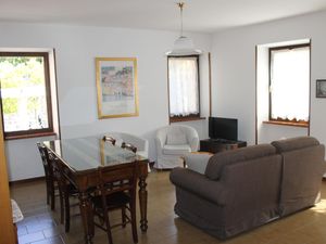 22618013-Ferienwohnung-5-Malcesine-300x225-3