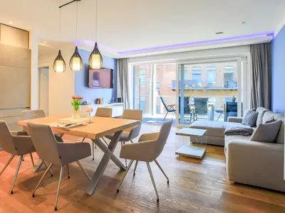 Ferienwohnung Inselsuite Malchow offener Wohnbereich mit Balkon