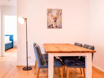Ferienwohnung Inselzauber in Malchow Blick auf den Essbereich