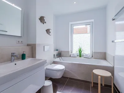 Ferienwohnung Inselzauber in Malchow Badezimmer mit Badewanne