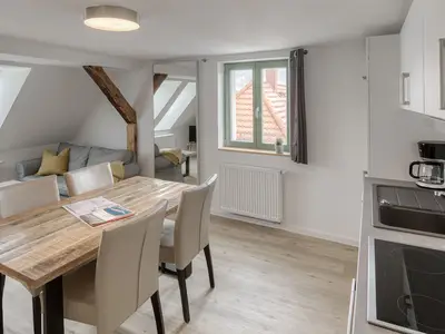 Ferienwohnung City Suite Blick auf den Essbereich