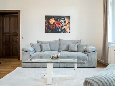 Ferienwohnung InselLiebe in Malchow Couch im Wohnbereich