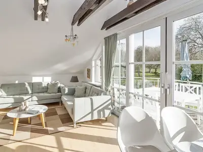 balkonblick_und_wohnzimmer