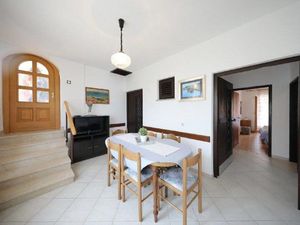 22945419-Ferienwohnung-6-Mali Iž-300x225-2