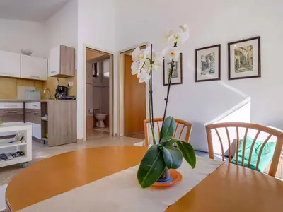 Ferienwohnung für 2 Personen (30 m²) in Mali Lošinj 3/10