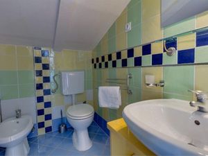 22807321-Ferienwohnung-5-Mali Lošinj-300x225-4