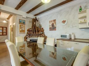 22806469-Ferienwohnung-4-Mali Lošinj-300x225-3