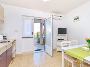 22806789-Ferienwohnung-2-Mali Lošinj-300x225-2