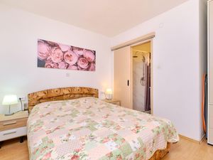 22806789-Ferienwohnung-2-Mali Lošinj-300x225-4