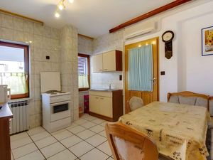 23772216-Ferienwohnung-4-Mali Lošinj-300x225-4