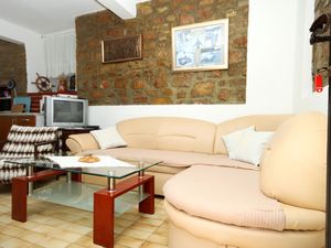 18323331-Ferienwohnung-3-Mali Lošinj-300x225-2