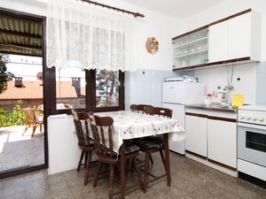 18321619-Ferienwohnung-5-Mali Lošinj-300x225-1