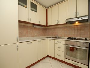 18520323-Ferienwohnung-5-Mali Lošinj-300x225-3