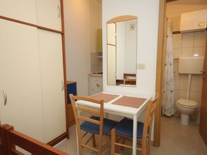 18688078-Ferienwohnung-2-Mali Lošinj-300x225-1