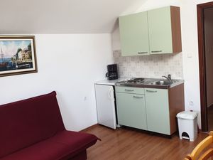 18693333-Ferienwohnung-4-Mali Lošinj-300x225-5