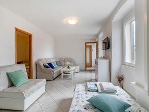 18688621-Ferienwohnung-4-Mali Lošinj-300x225-1