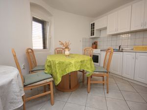 18688621-Ferienwohnung-4-Mali Lošinj-300x225-2