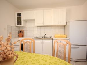 18688621-Ferienwohnung-4-Mali Lošinj-300x225-4