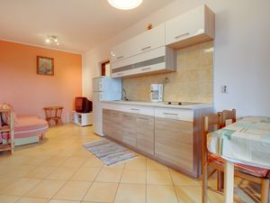 18779924-Ferienwohnung-4-Mali Lošinj-300x225-3