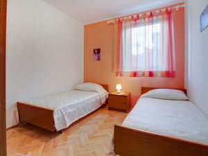 18779924-Ferienwohnung-4-Mali Lošinj-300x225-5