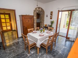 19126365-Ferienwohnung-5-Mali Lošinj-300x225-4