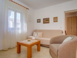 19033106-Ferienwohnung-4-Mali Lošinj-300x225-2