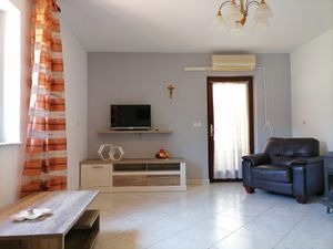 19127965-Ferienwohnung-6-Mali Lošinj-300x225-2