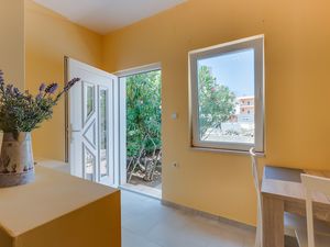 19126777-Ferienwohnung-2-Mali Lošinj-300x225-5