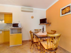 19126122-Ferienwohnung-2-Mali Lošinj-300x225-4