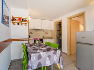 19127256-Ferienwohnung-4-Mali Lošinj-300x225-1