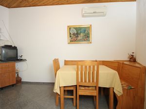 19128746-Ferienwohnung-2-Mali Lošinj-300x225-1