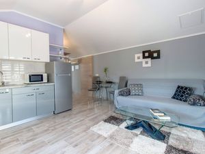 21759363-Ferienwohnung-4-Mali Lošinj-300x225-1