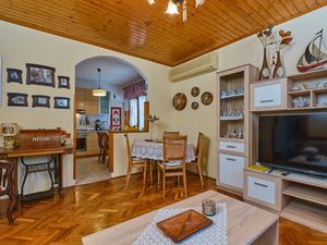 23438832-Ferienwohnung-4-Mali Lošinj-300x225-4