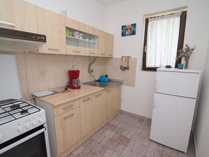 23661132-Ferienwohnung-4-Mali Lošinj-300x225-3