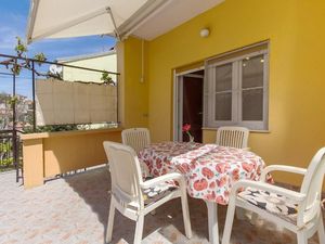 23663757-Ferienwohnung-4-Mali Lošinj-300x225-5