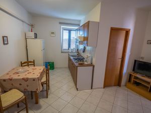 23676842-Ferienwohnung-3-Mali Lošinj-300x225-5