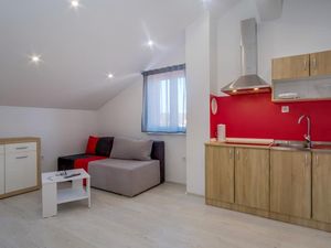 24000415-Ferienwohnung-4-Mali Lošinj-300x225-2