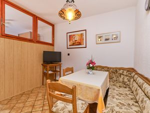 24006991-Ferienwohnung-4-Mali Lošinj-300x225-1